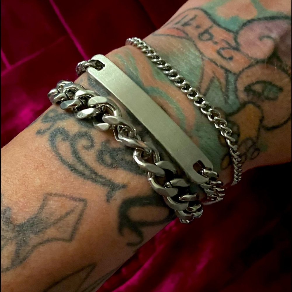 New 3-chain nameplate bracelet